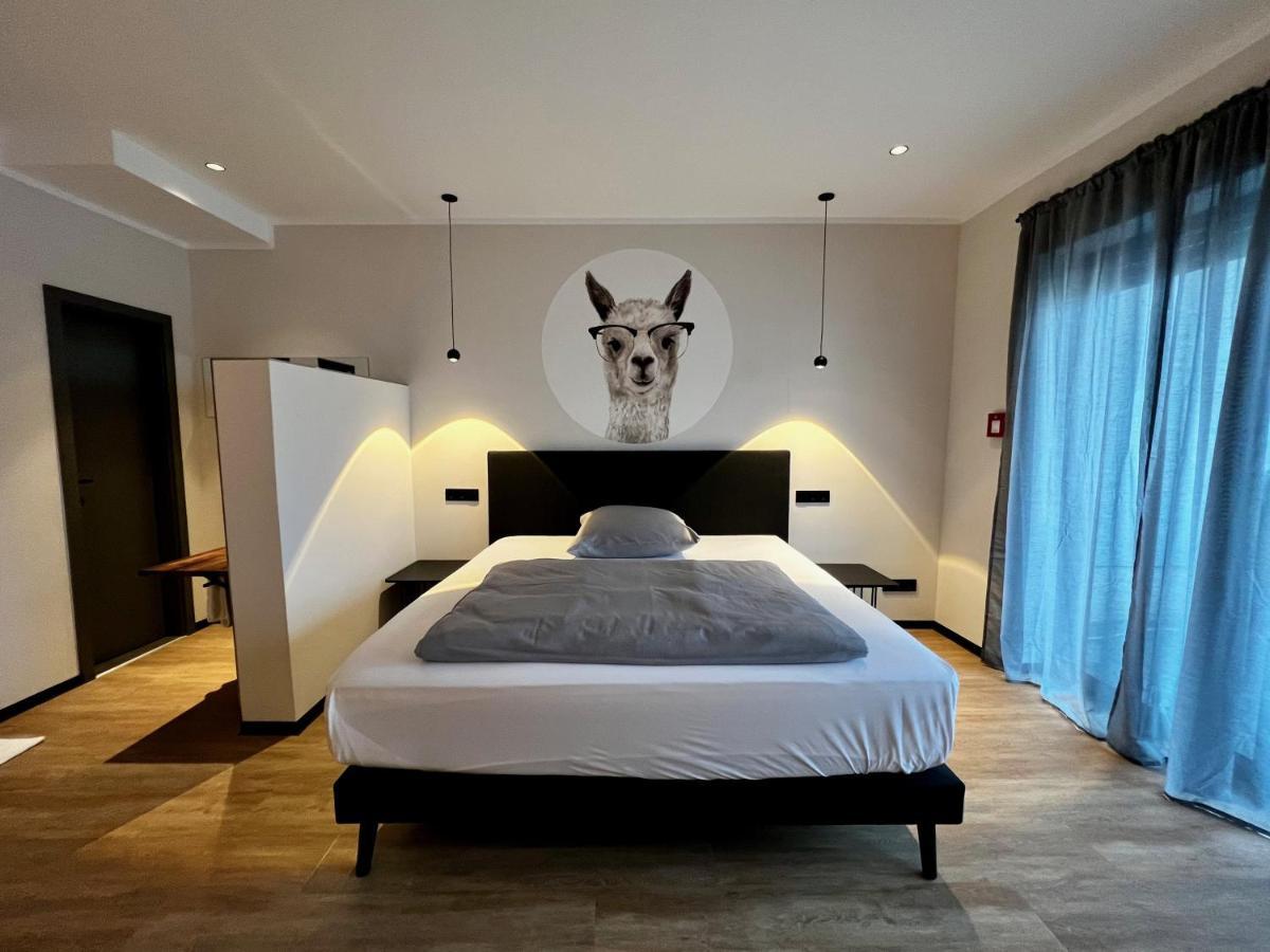 Hotel Drei Hoefe فريدريشدورف المظهر الخارجي الصورة